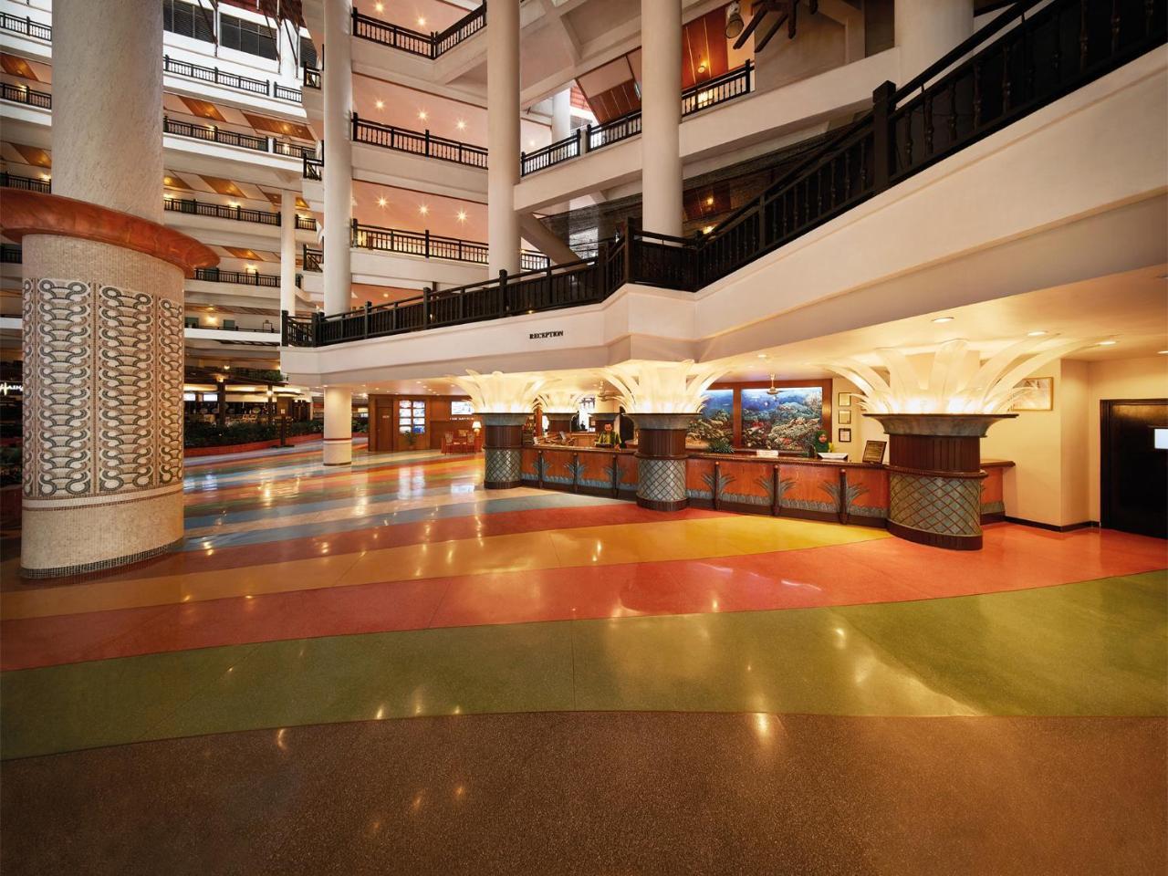 科亚世界度假酒店 外观 照片 The lobby of the Renaissance Hotel